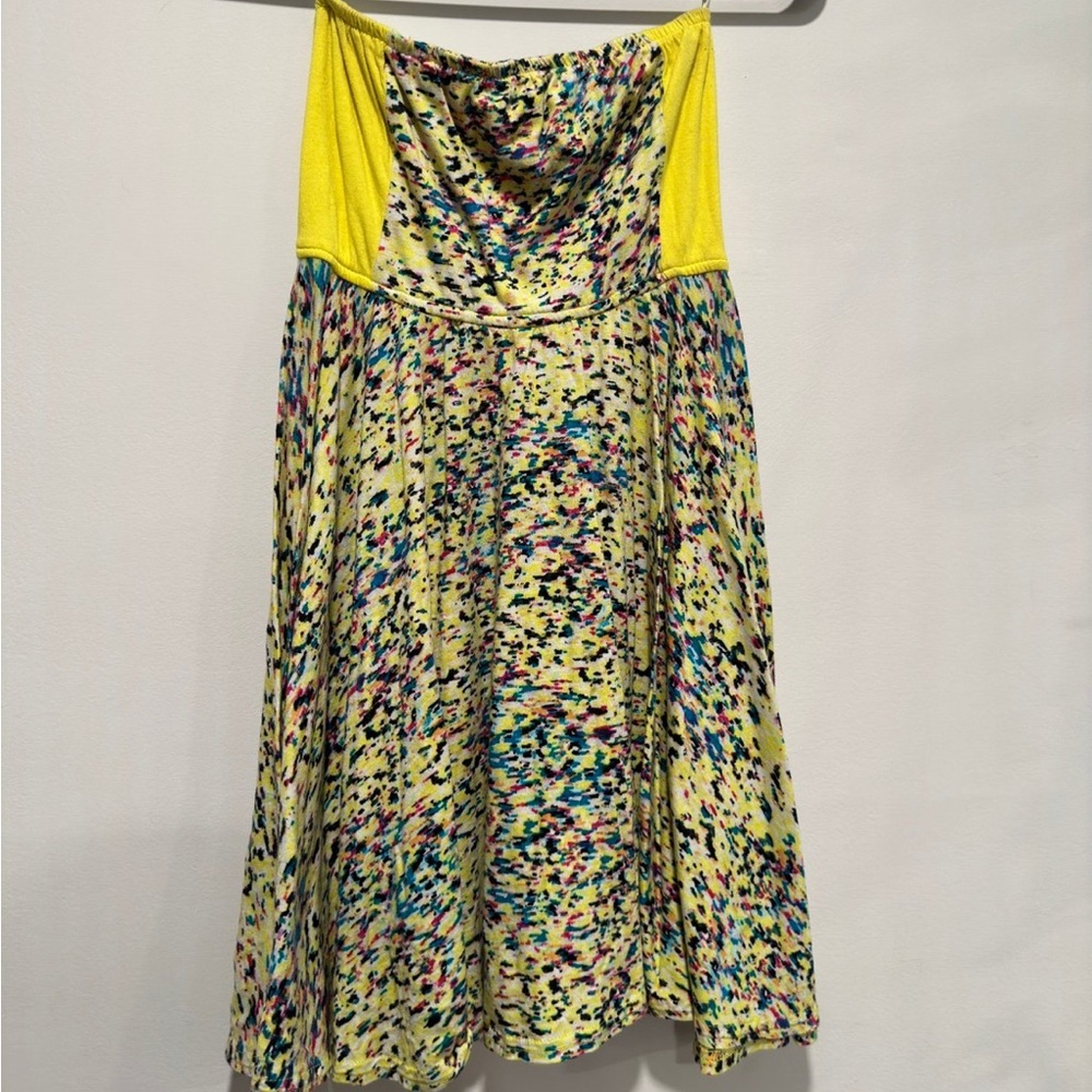 Yellow strapless dress